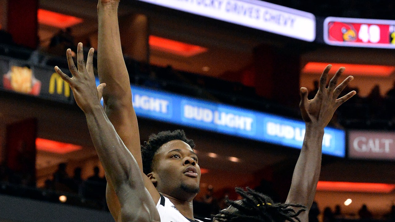 Nwora, Williams power Louisville easily past Southern 104-54